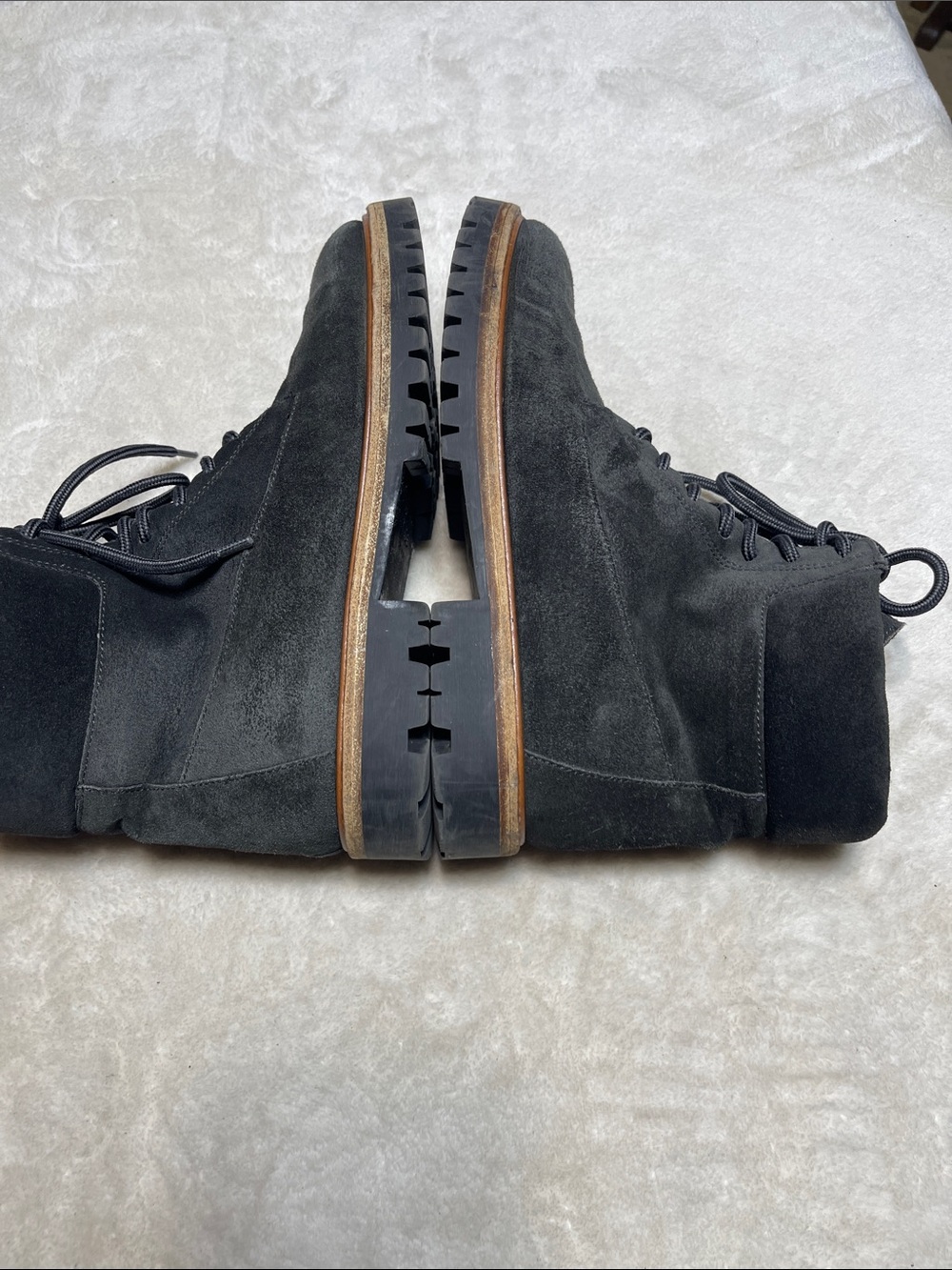 Vince Black Suede Lug Sole Ankle Boots Size 8 Women’s - Picture 6 of 10